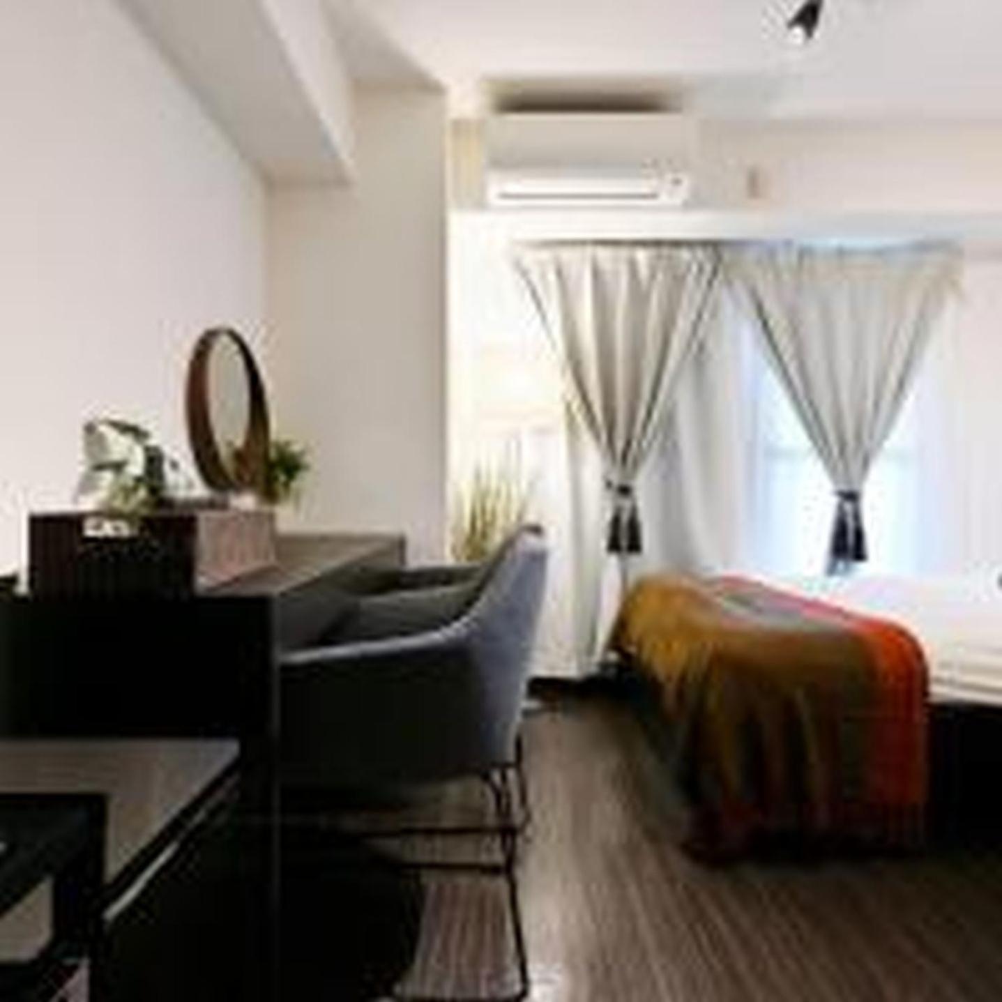 コンフィデンスロン1001 Apartment