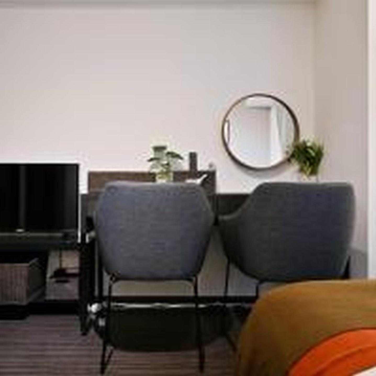 コンフィデンスロン1001 Apartment